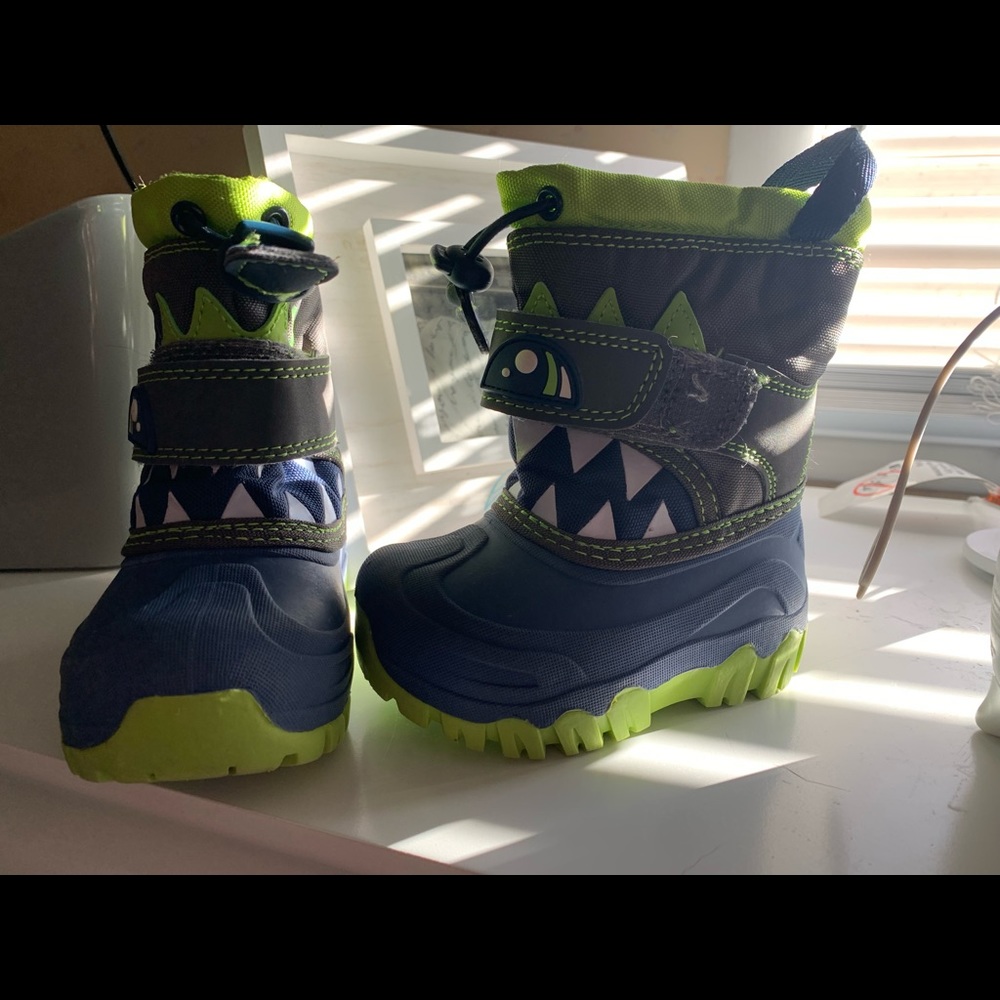 snow boots